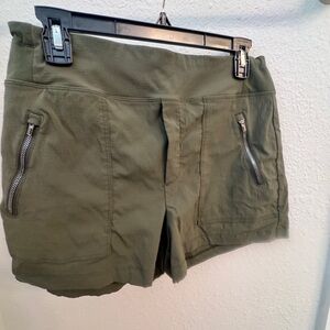 Athleta Green Trekkie North Shorts (#237)